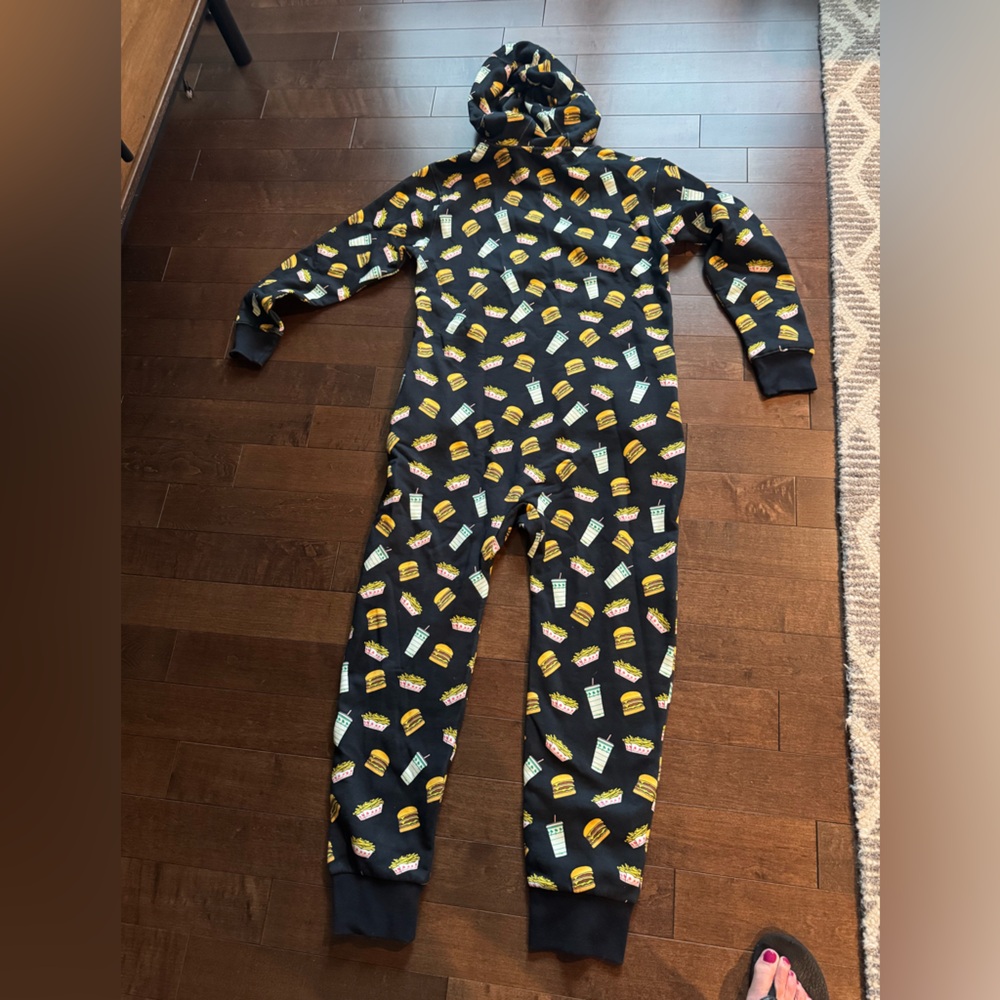 In N Out Hooded Onesie with front pocket - Picture 4 of 4